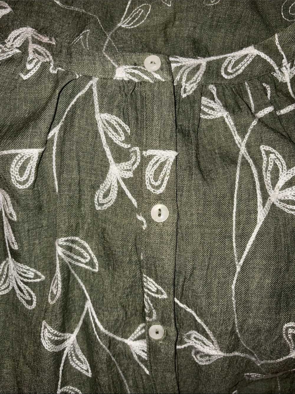 Olivia & Martin Embroidered Floral Blouse 2X Olive Green NWT - Picture 5 of 8